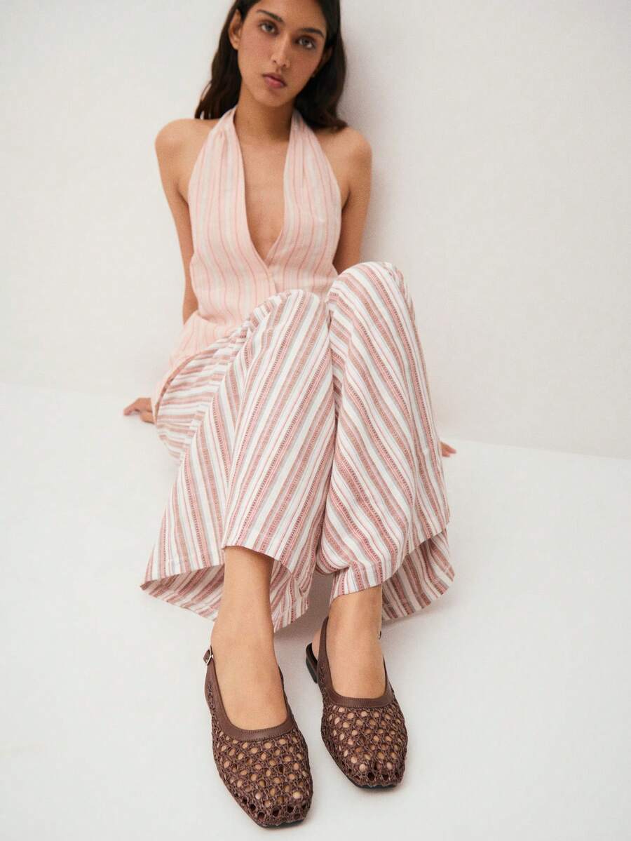 Nöista Bruine geweven sandalen met gekruiste bandjes, ontworpen met delicate mesh-bovenkant en verstelbare bandjes, ademend en comfortabel, retrostijl voor lente-uitjes en zomerse banketten.
