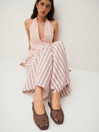 Nöista Bruine geweven sandalen met gekruiste bandjes, ontworpen met delicate mesh-bovenkant en verstelbare bandjes, ademend en comfortabel, retrostijl voor lente-uitjes en zomerse banketten.