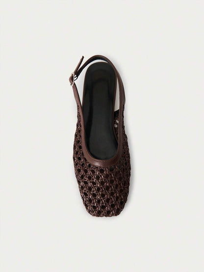Nöista Bruine geweven sandalen met gekruiste bandjes, ontworpen met delicate mesh-bovenkant en verstelbare bandjes, ademend en comfortabel, retrostijl voor lente-uitjes en zomerse banketten.