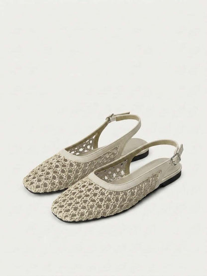 Nöista Bruine geweven sandalen met gekruiste bandjes, ontworpen met delicate mesh-bovenkant en verstelbare bandjes, ademend en comfortabel, retrostijl voor lente-uitjes en zomerse banketten.