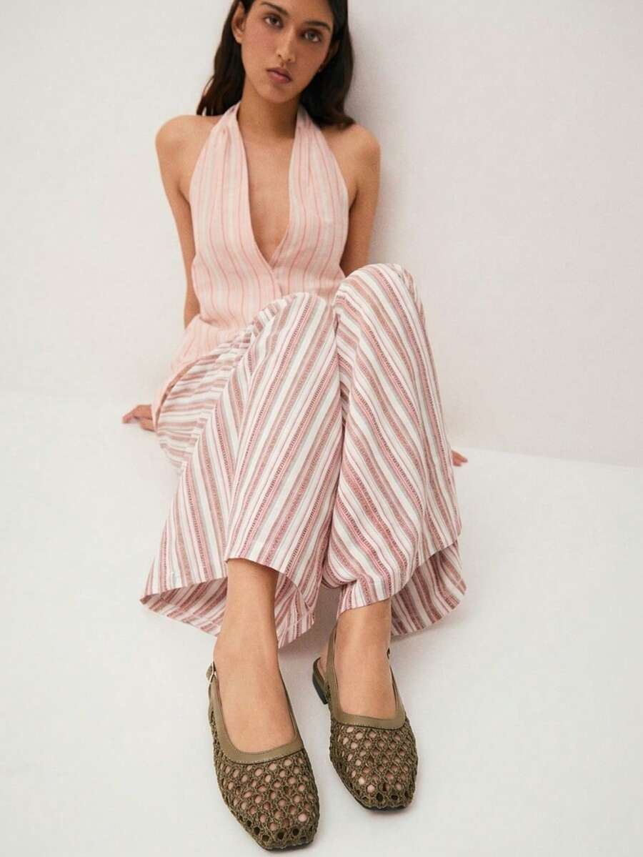 Nöista Bruine geweven sandalen met gekruiste bandjes, ontworpen met delicate mesh-bovenkant en verstelbare bandjes, ademend en comfortabel, retrostijl voor lente-uitjes en zomerse banketten.