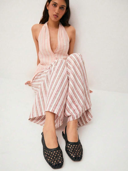 Nöista Bruine geweven sandalen met gekruiste bandjes, ontworpen met delicate mesh-bovenkant en verstelbare bandjes, ademend en comfortabel, retrostijl voor lente-uitjes en zomerse banketten.