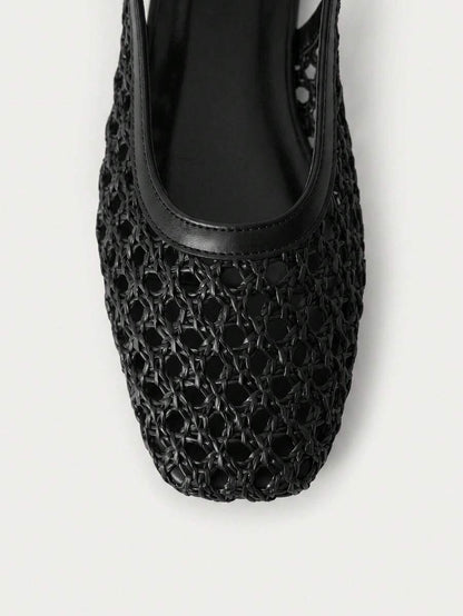 Nöista Bruine geweven sandalen met gekruiste bandjes, ontworpen met delicate mesh-bovenkant en verstelbare bandjes, ademend en comfortabel, retrostijl voor lente-uitjes en zomerse banketten.