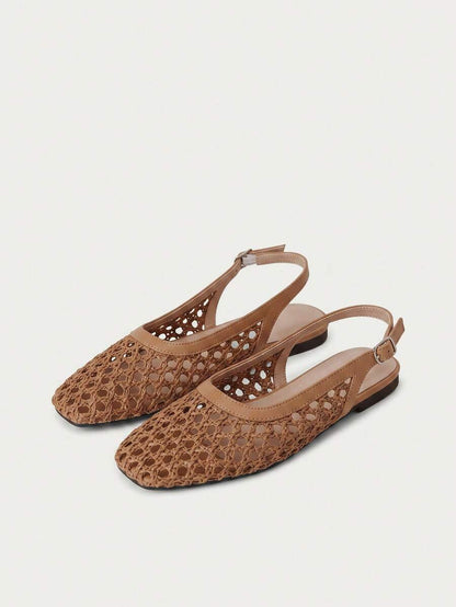 Nöista Bruine geweven sandalen met gekruiste bandjes, ontworpen met delicate mesh-bovenkant en verstelbare bandjes, ademend en comfortabel, retrostijl voor lente-uitjes en zomerse banketten.