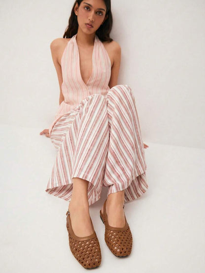 Nöista Bruine geweven sandalen met gekruiste bandjes, ontworpen met delicate mesh-bovenkant en verstelbare bandjes, ademend en comfortabel, retrostijl voor lente-uitjes en zomerse banketten.