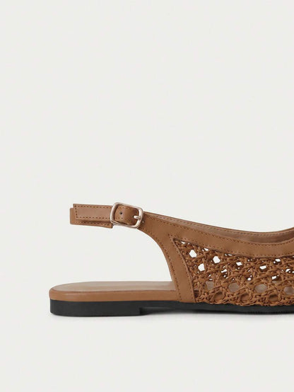 Nöista Bruine geweven sandalen met gekruiste bandjes, ontworpen met delicate mesh-bovenkant en verstelbare bandjes, ademend en comfortabel, retrostijl voor lente-uitjes en zomerse banketten.